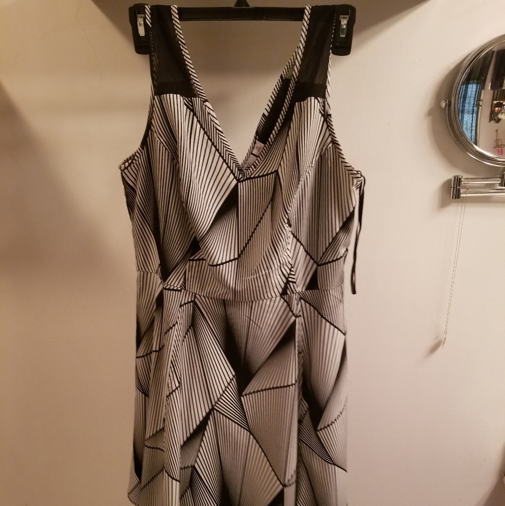 Worthington White/Black Midi Dress